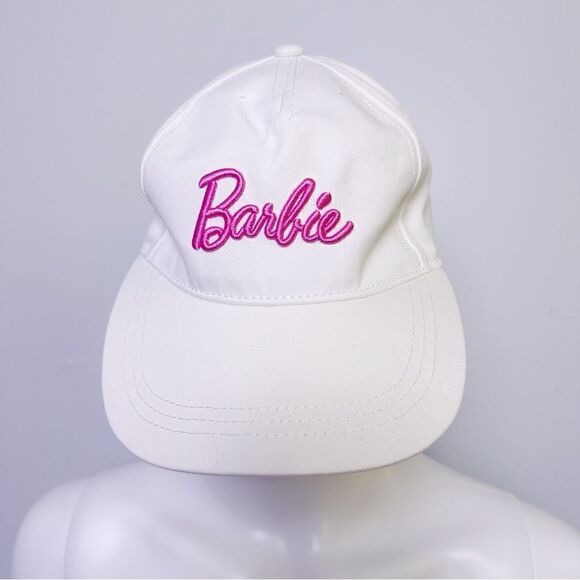 ɴᴡᴛ ʙᴀʀʙɪᴇ x ᴜᴏ ꜱɴᴀᴘʙᴀᴄᴋ ʟᴏɢᴏ ʜᴀᴛ - Picture 1 of 17